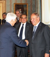 Incontro al Quirinale: stretta di mano tra Segretario Generale Donato Marra e lavv. Giuseppe Castronovo, presidente della IAPB Italia onlus