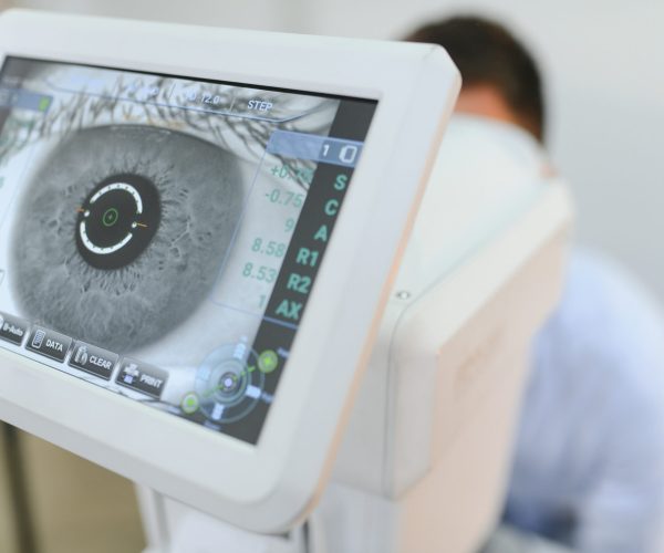 esame oftalmologico per lo screening del glaucoma