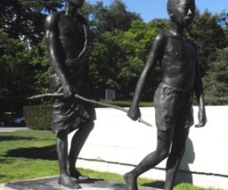 oncocercosi-cieco_accompagnato-statue_oms-web.jpg
